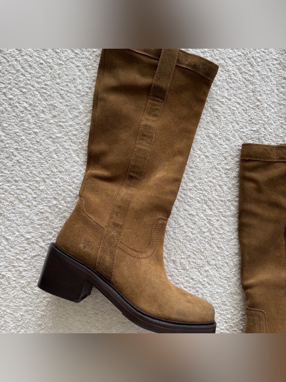 Mainline Frye Kate Pull-On Boot in Nutmeg Suede US 8B - Picture 5 of 6
